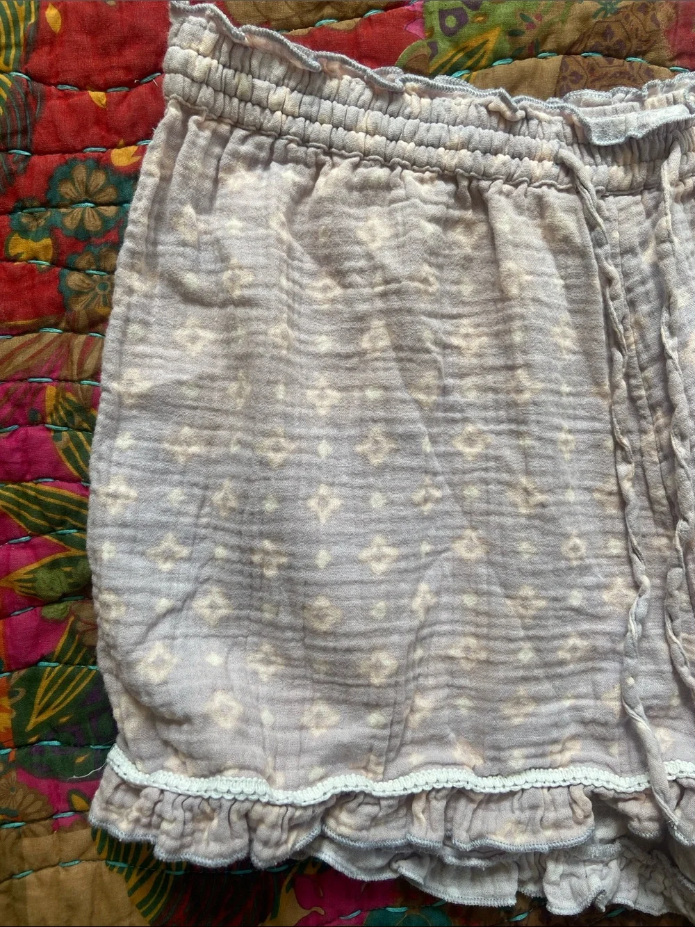 Rachel Zoe Lavender and Pink Ruffle Hem Star-Print Cotton Muslin Shorts M